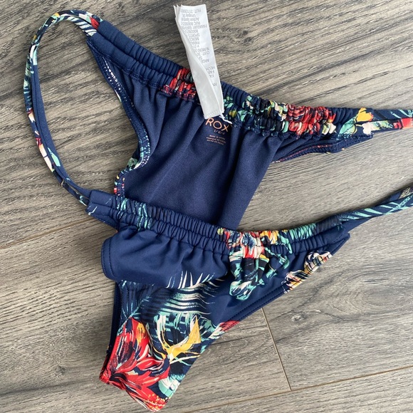 NWOT, Roxy Bikini - Size M - Picture 2 of 3